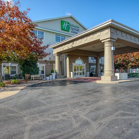 Holiday Inn Express Hotel & Suites Oshkosh - State Route 41 By Ihg Exterior photo