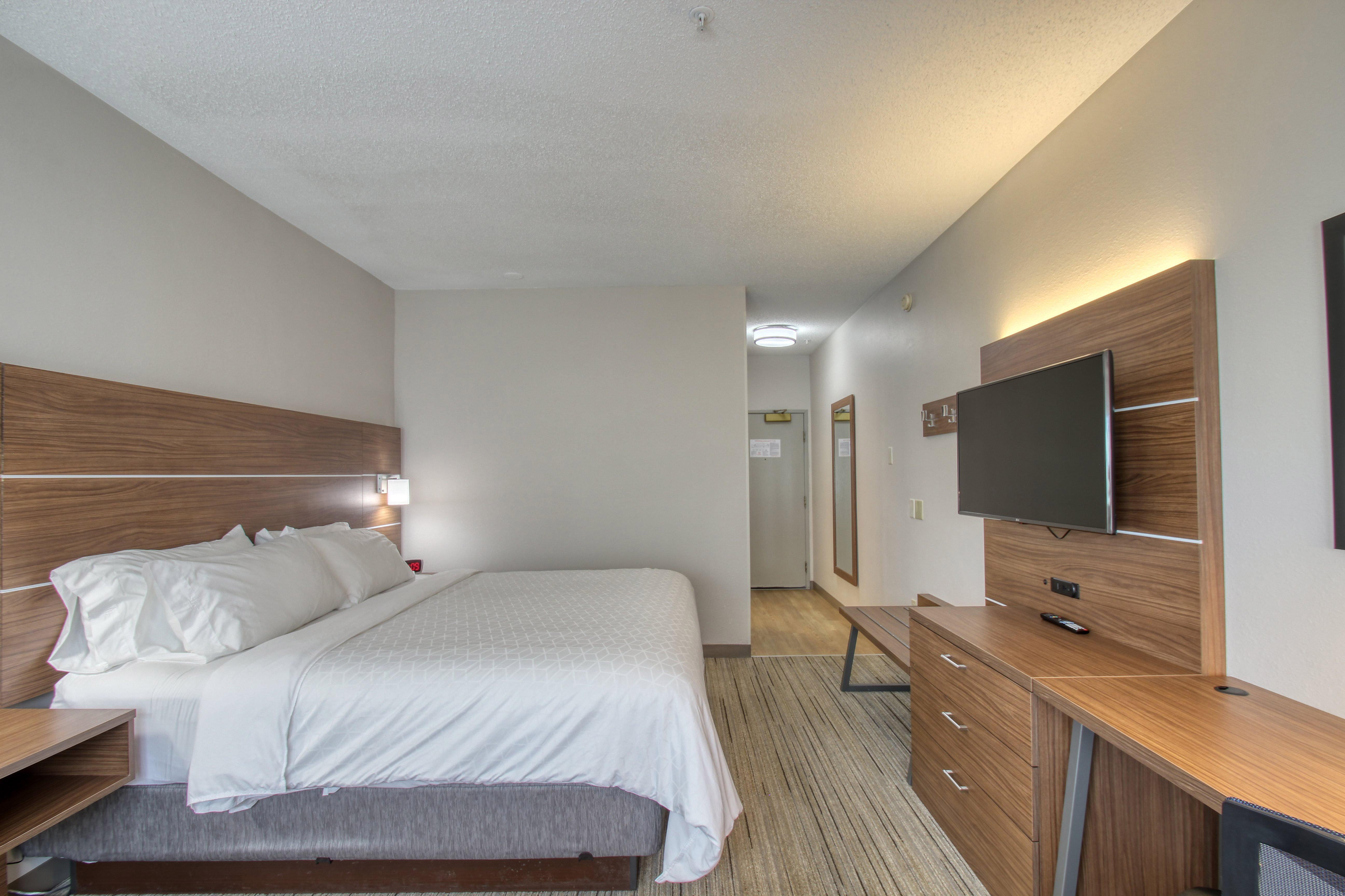 Holiday Inn Express Hotel & Suites Oshkosh - State Route 41 By Ihg Exterior photo