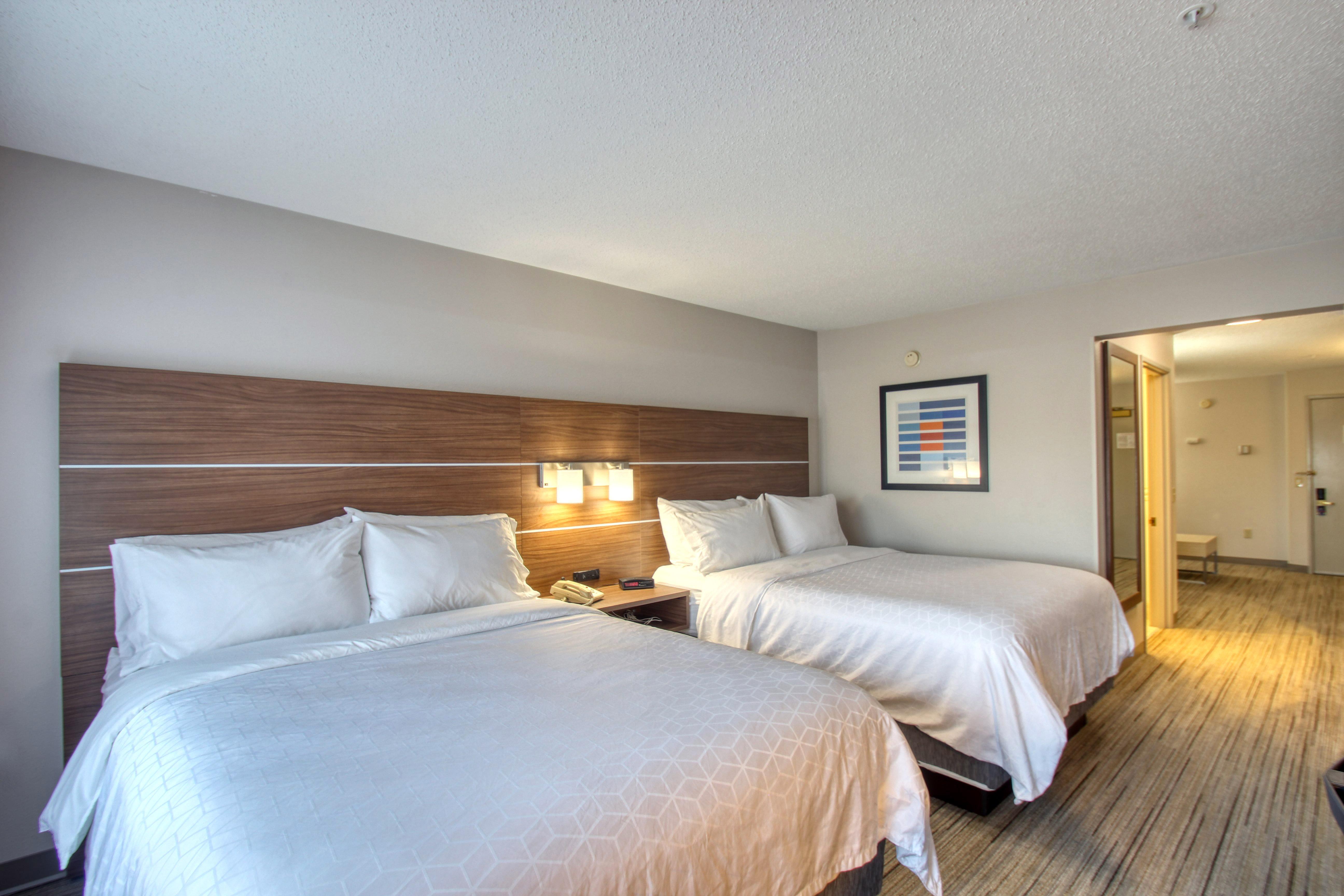 Holiday Inn Express Hotel & Suites Oshkosh - State Route 41 By Ihg Exterior photo