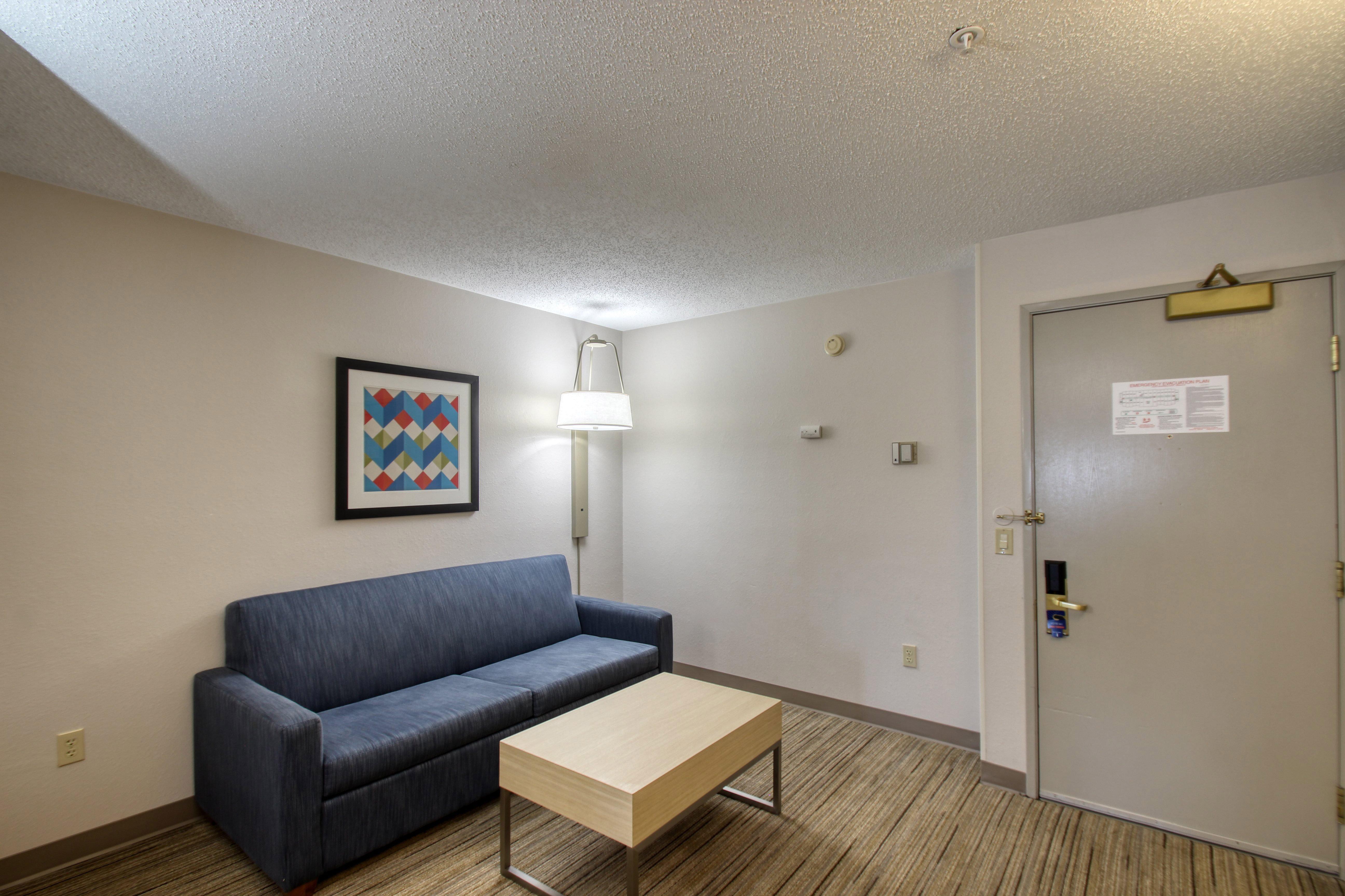 Holiday Inn Express Hotel & Suites Oshkosh - State Route 41 By Ihg Exterior photo