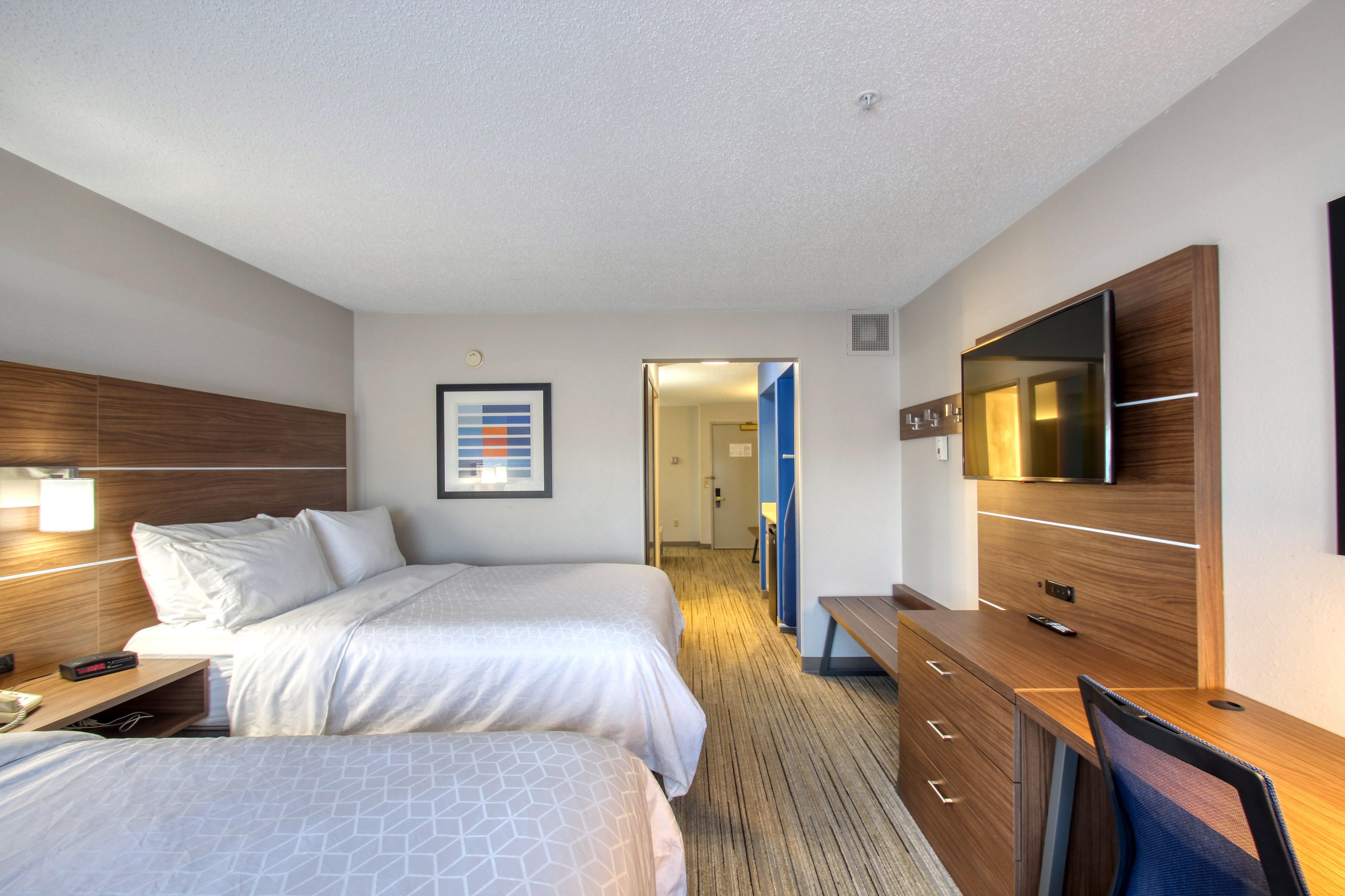 Holiday Inn Express Hotel & Suites Oshkosh - State Route 41 By Ihg Exterior photo
