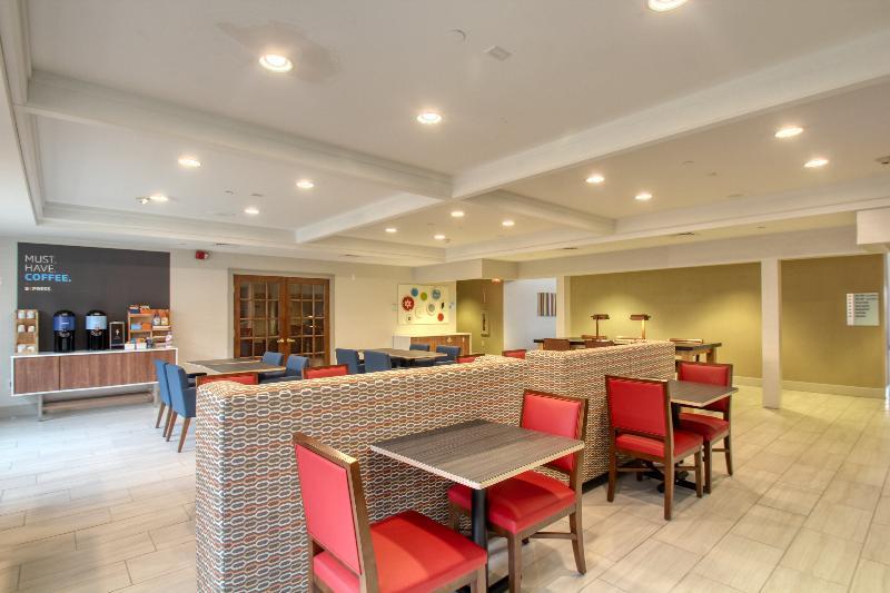 Holiday Inn Express Hotel & Suites Oshkosh - State Route 41 By Ihg Exterior photo